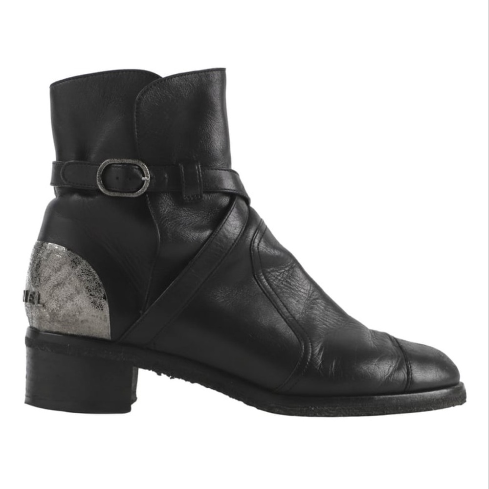 CHANEL Boots